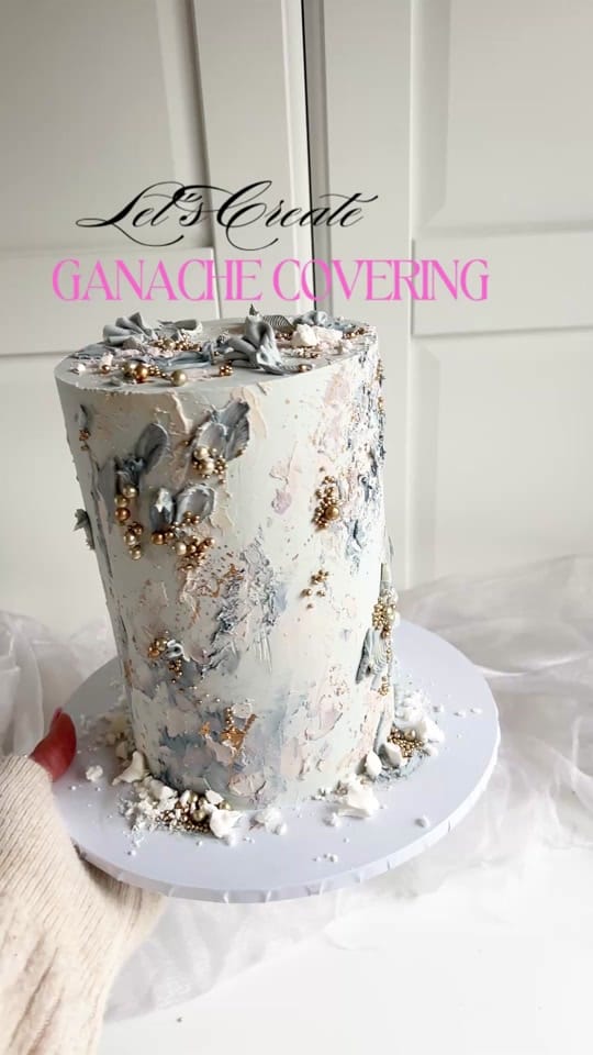 Post 4 by ChellBells Cakes on TikTok (video)
