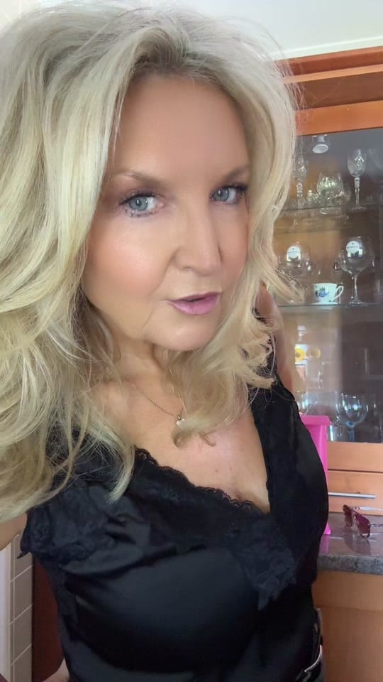 Post 2 by Charlotte Goldilocks 👸🏼 on TikTok (video)