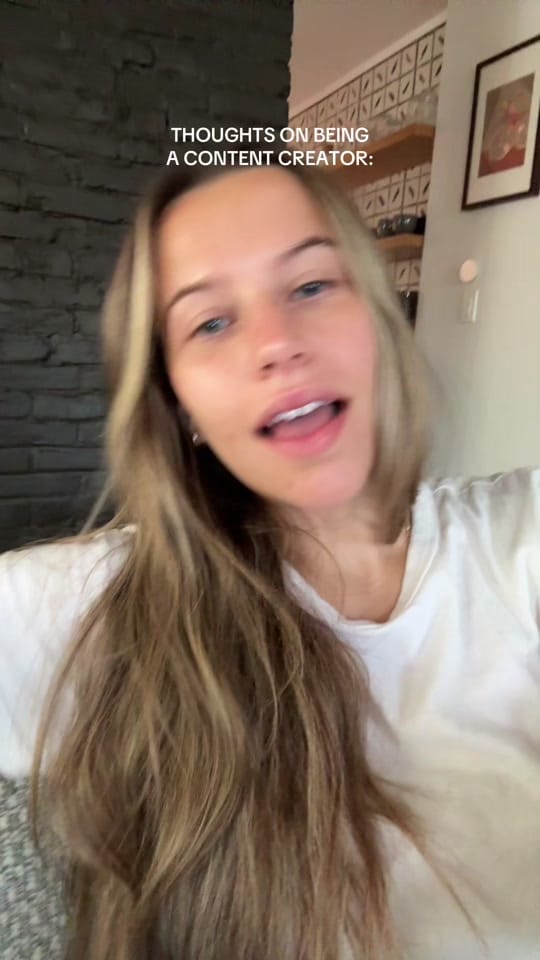 Post 5 by Ariana Ricci on TikTok (video)