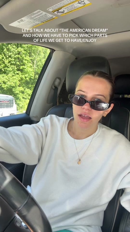 Post 8 by Ariana Ricci on TikTok (video)