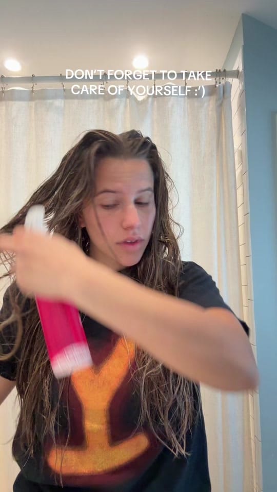 Post 6 by Ariana Ricci on TikTok (video)