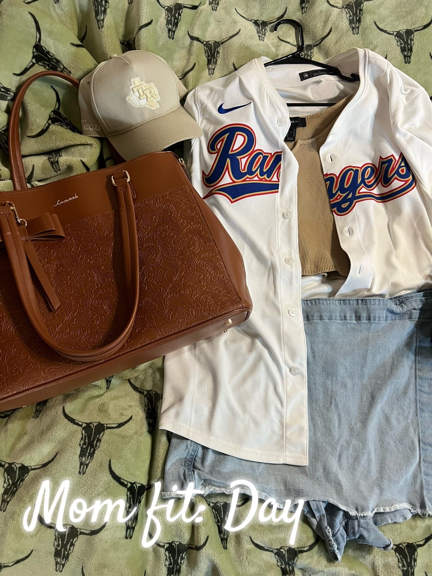 Post 2 by Chelsea Lugo on TikTok (video)