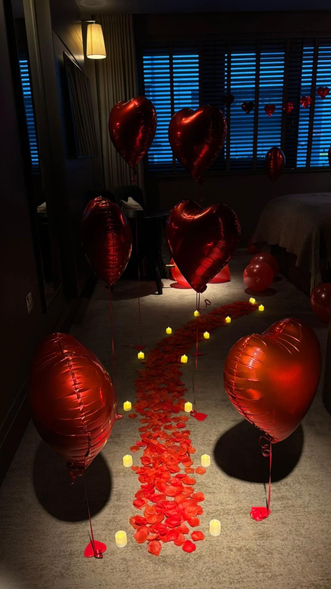 Post 1 by SET THE MOOD BALLOONS on TikTok (video)