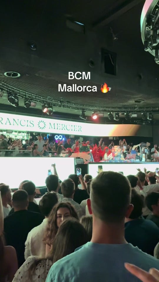 Post 5 by Maycon | Brasileiro na Europa on TikTok (video)