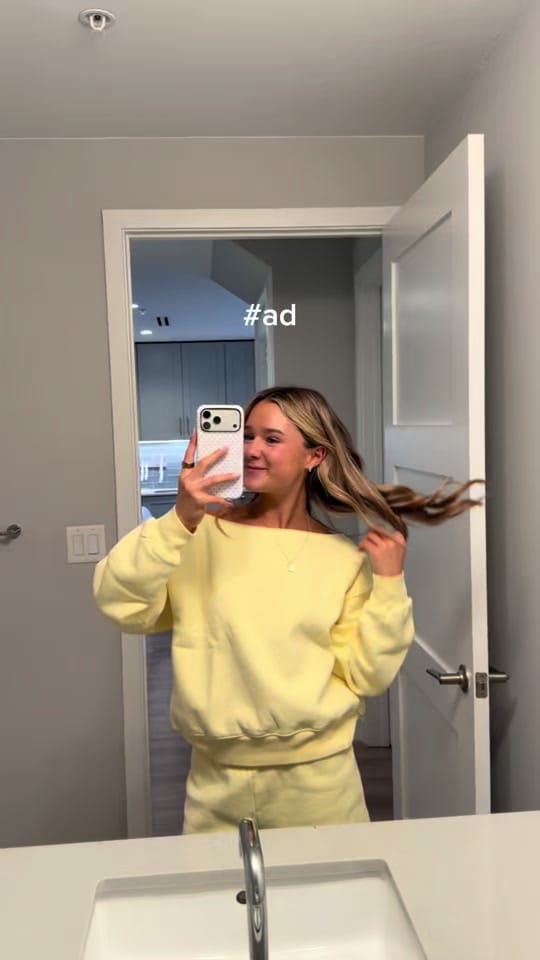 Post 1 by Julia on TikTok (video)