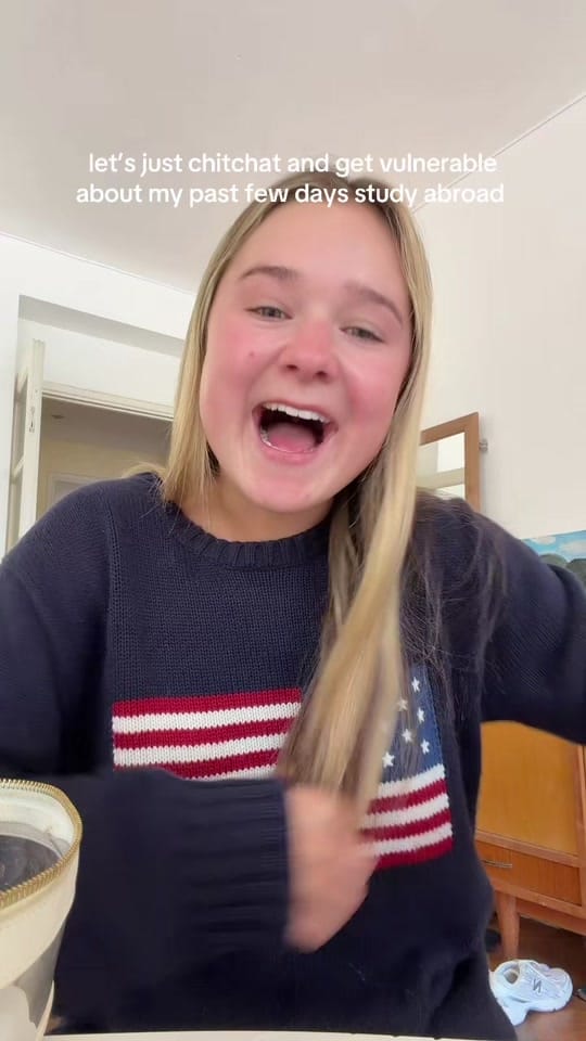 Post 2 by Julia on TikTok (video)