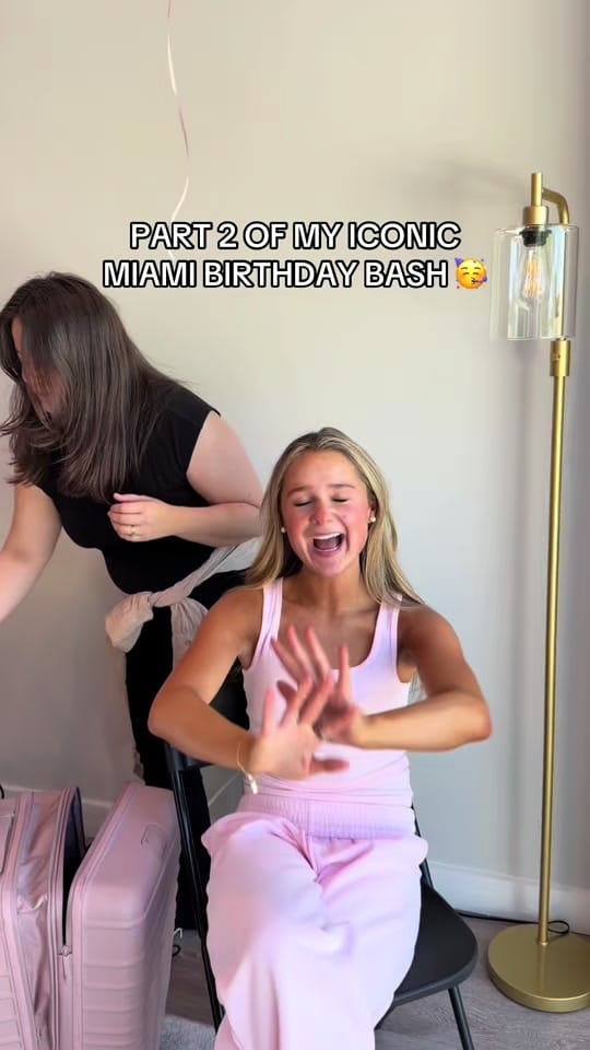 Post 9 by Julia on TikTok (video)
