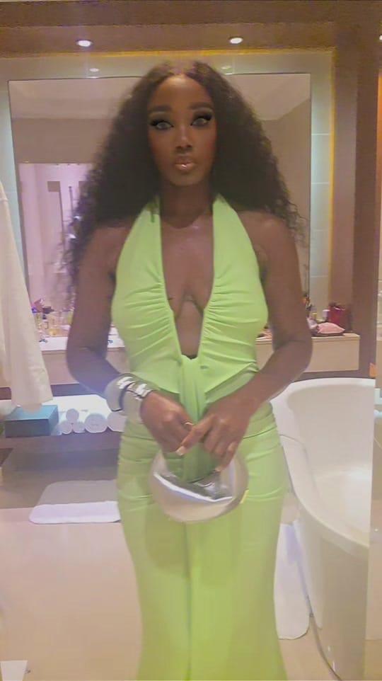 Post 1 by Esther Harding on TikTok (video)