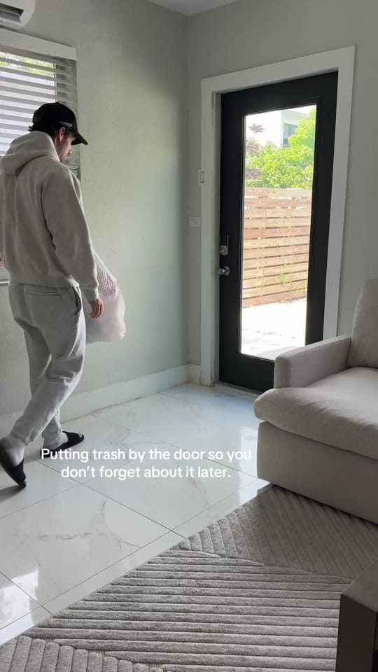 Post 1 by Darius Brodesser on TikTok (video)
