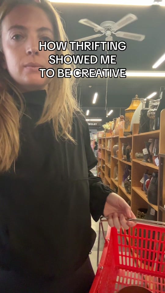 Post 3 by Mariella Tzakis on TikTok (video)