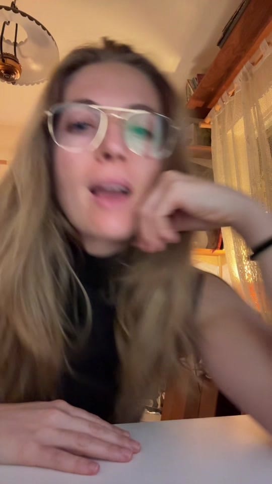 Post 10 by Mariella Tzakis on TikTok (video)