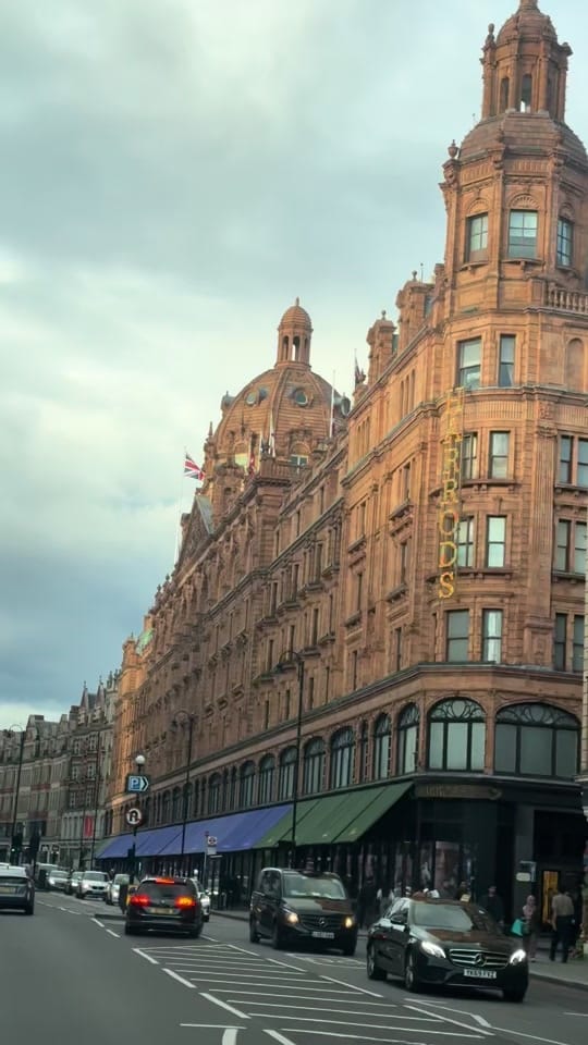 Post 1 by Rubab Cheema 🇵🇰🇬🇧 on TikTok (video)