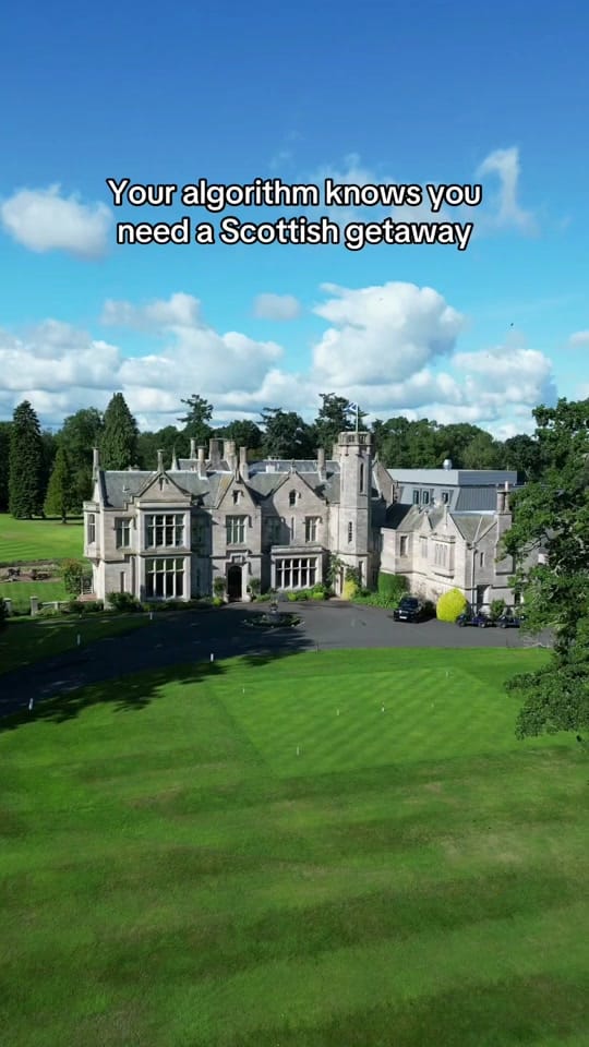 Post 1 by SCHLOSS Roxburghe on TikTok (video)