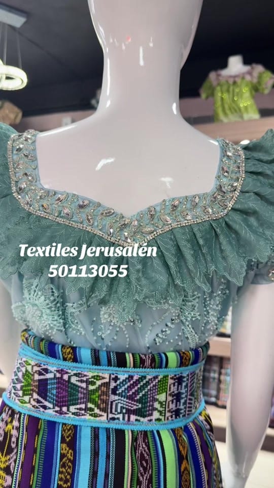 Post 5 by Textiles Jerusalén on TikTok (video)
