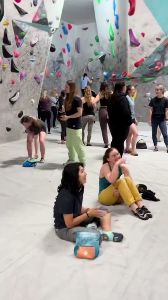Post 3 by girlsthattt on TikTok (video)
