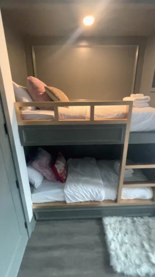 Post 10 by Best TN Airbnbs on TikTok (video)