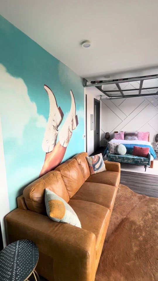 Post 5 by Best TN Airbnbs on TikTok (video)