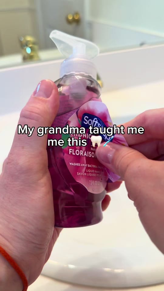 Post 6 by Daria | Mom Hacks on TikTok (video)