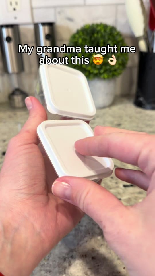 Post 1 by Daria | Mom Hacks on TikTok (video)