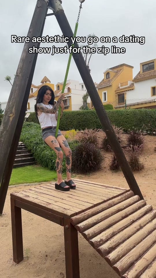 Post 4 by CLARA 💋 on TikTok (video)
