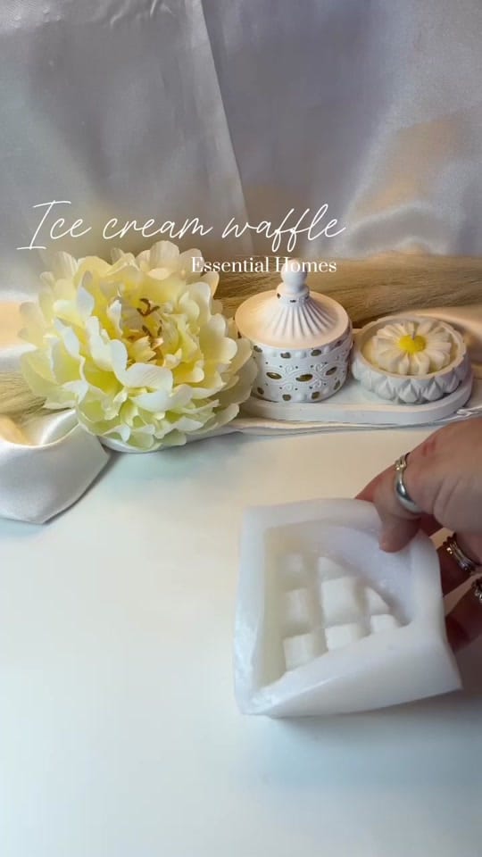 Post 9 by essential_candles on TikTok (video)