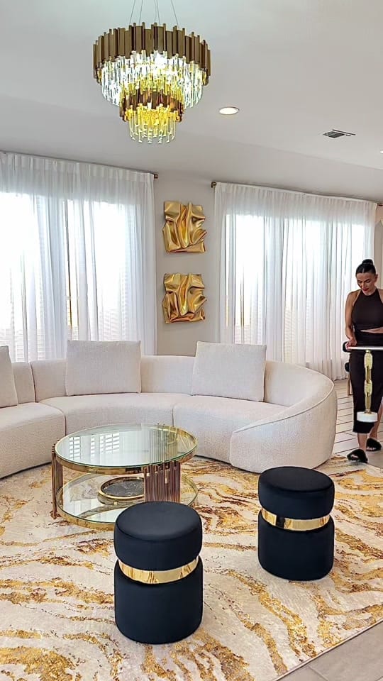 Post 8 by Kinga on TikTok (video)