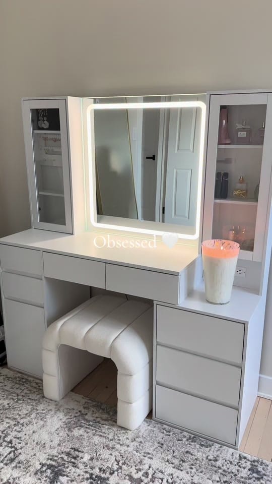 Post 8 by Nina on TikTok (video)