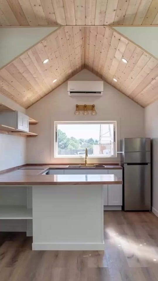 Post 1 by Zen Tiny Homes on TikTok (video)