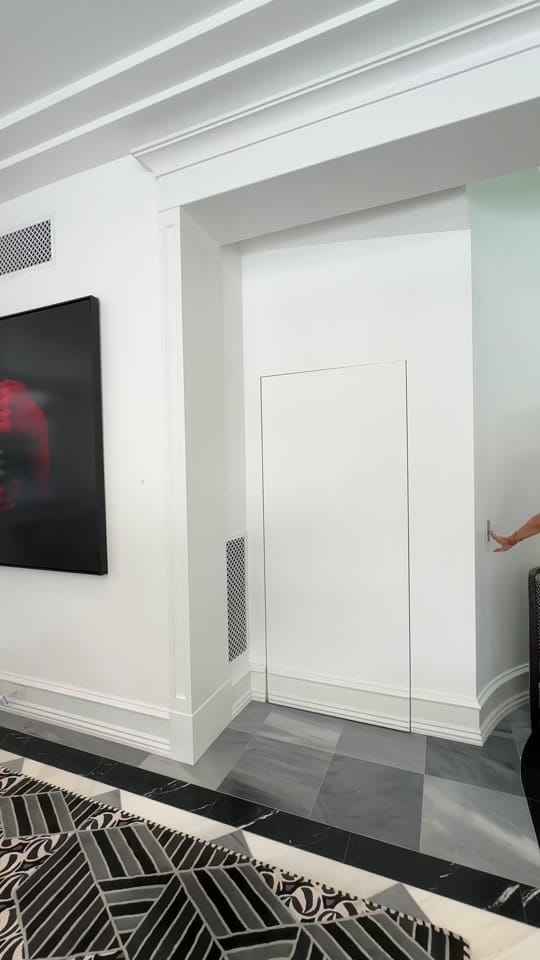 Post 1 by Luxury Homes In Los Angeles on TikTok (video)