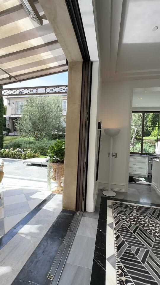 Post 2 by Luxury Homes In Los Angeles on TikTok (video)