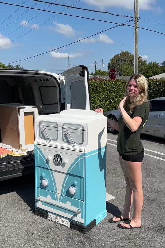 Post 10 by KellysFurnitureFlips on TikTok (video)