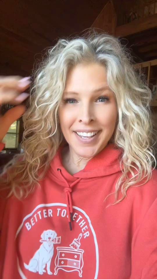 Post 7 by KellysFurnitureFlips on TikTok (video)