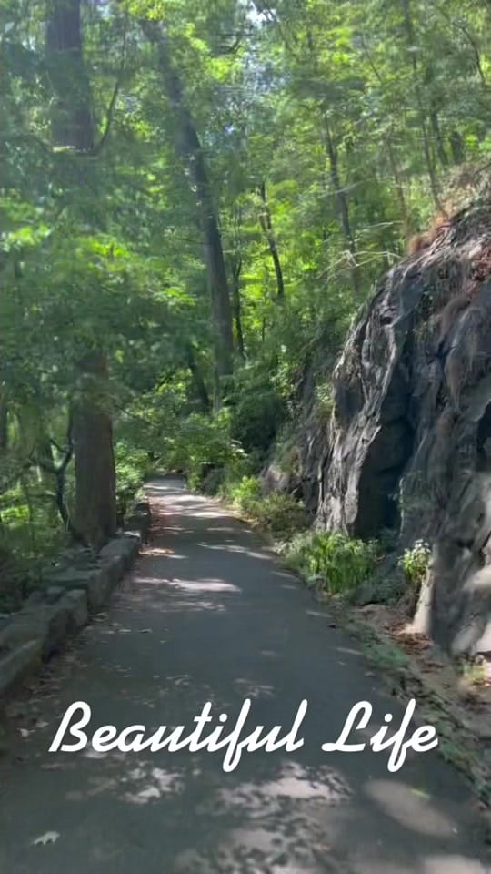 Post 10 by Andrés Trujillo on TikTok (video)