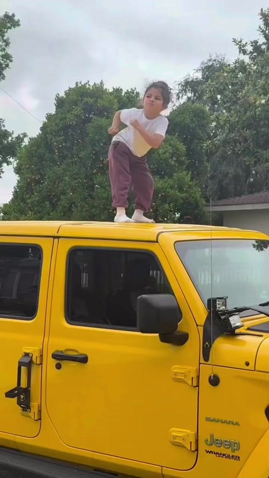 Post 3 by Adriana on TikTok (video)
