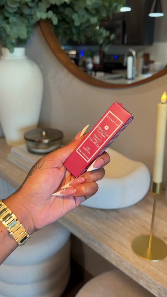 Post 4 by DORA JAY on TikTok (video)