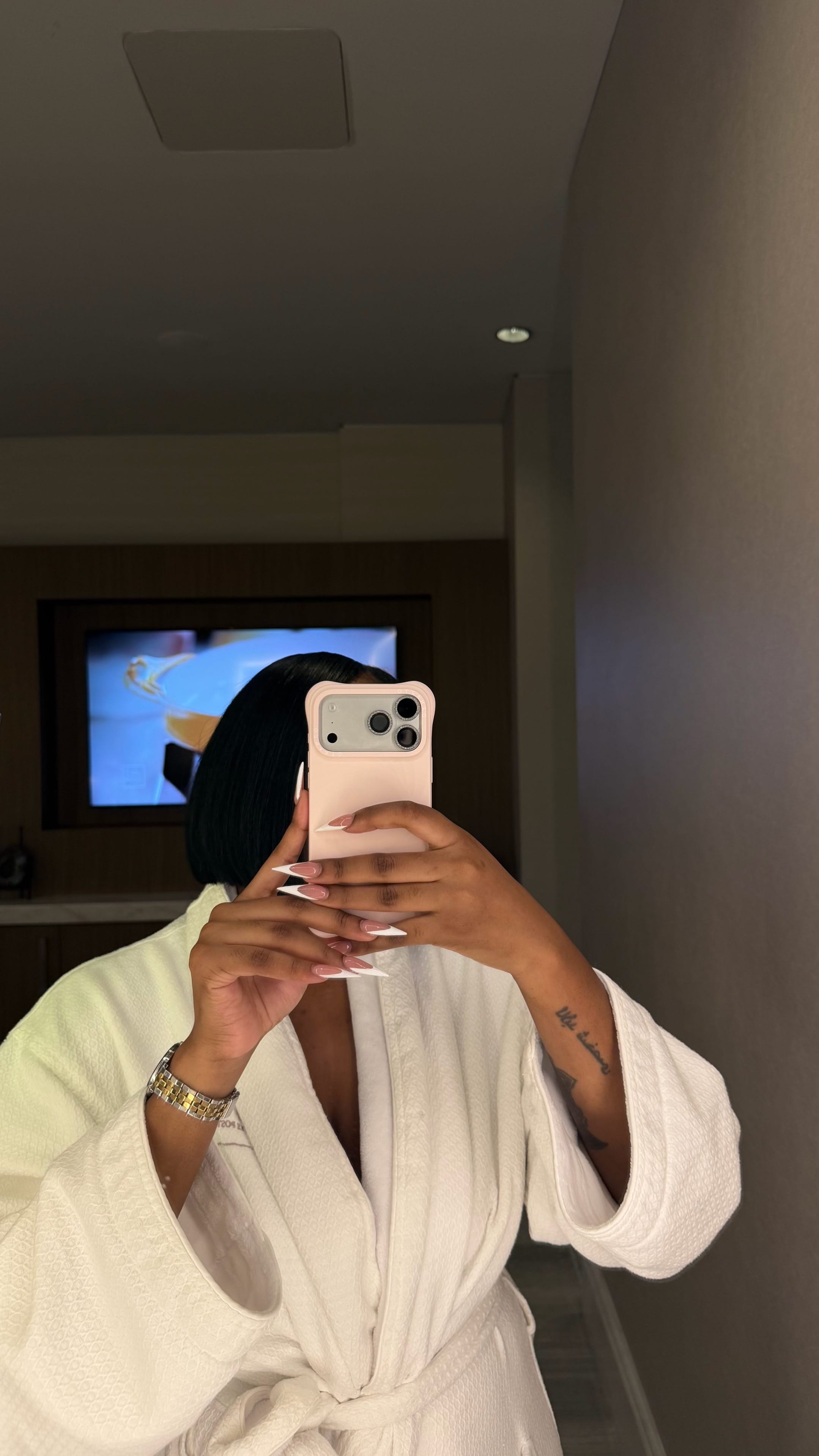 Post 7 by DORA JAY on TikTok (video)