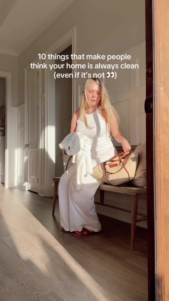 Post 3 by Julia Hunt on TikTok (video)