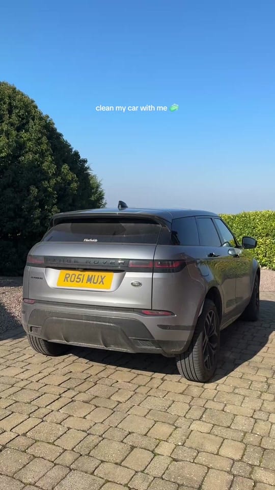Post 1 by Rosie🤎 on TikTok (video)