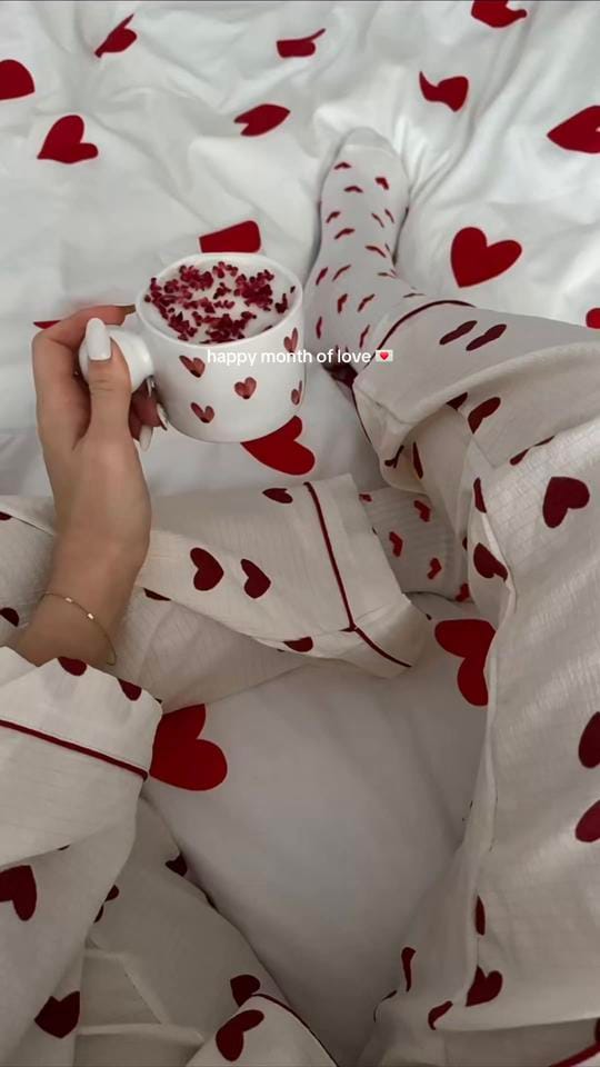 Post 8 by ella🤍 9-5 travel on TikTok (video)