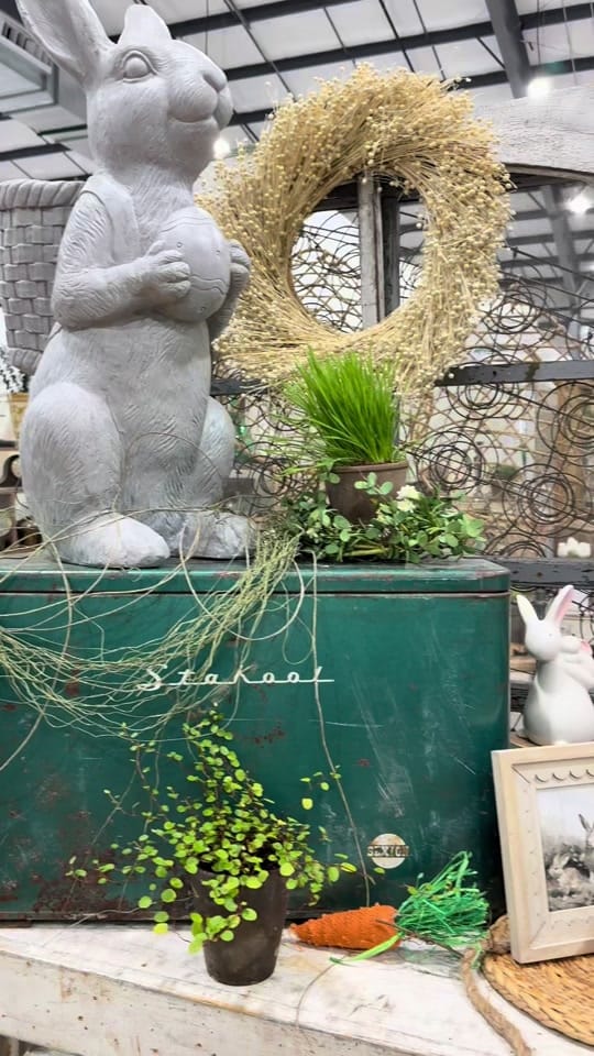 Post 3 by The Vintage Market on TikTok (video)