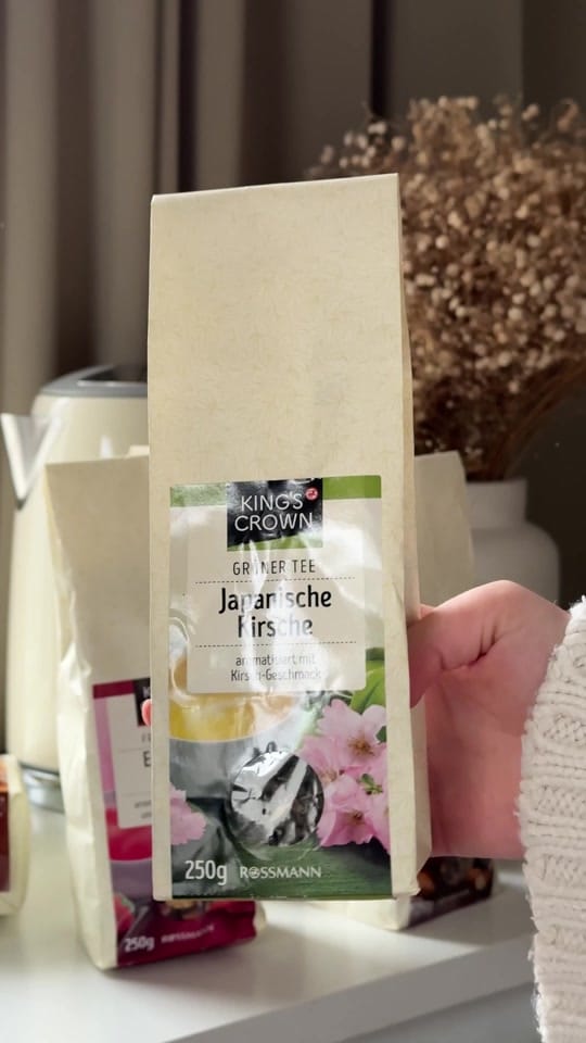 Post 10 by JULIA | content creator 🎀 on TikTok (video)