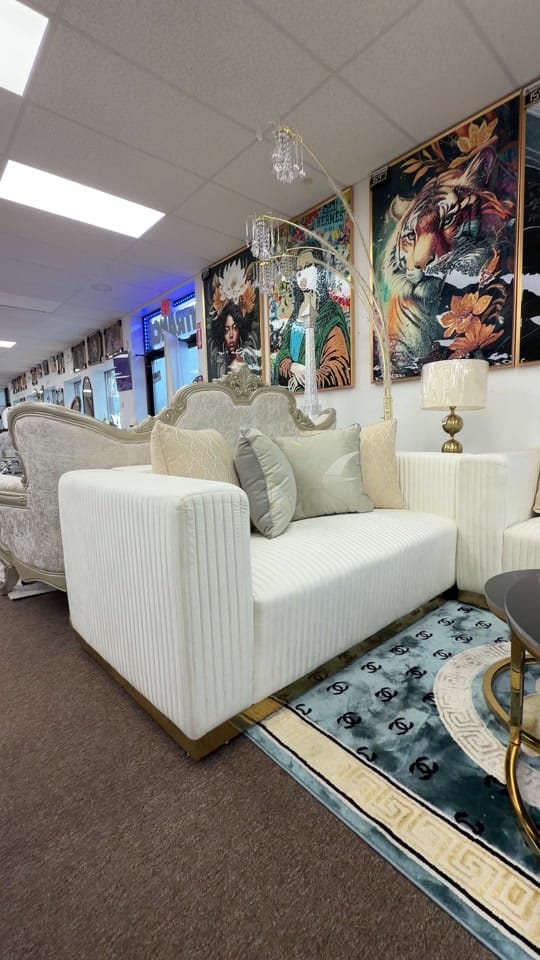 Post 4 by Royalfurnitureky on TikTok (video)