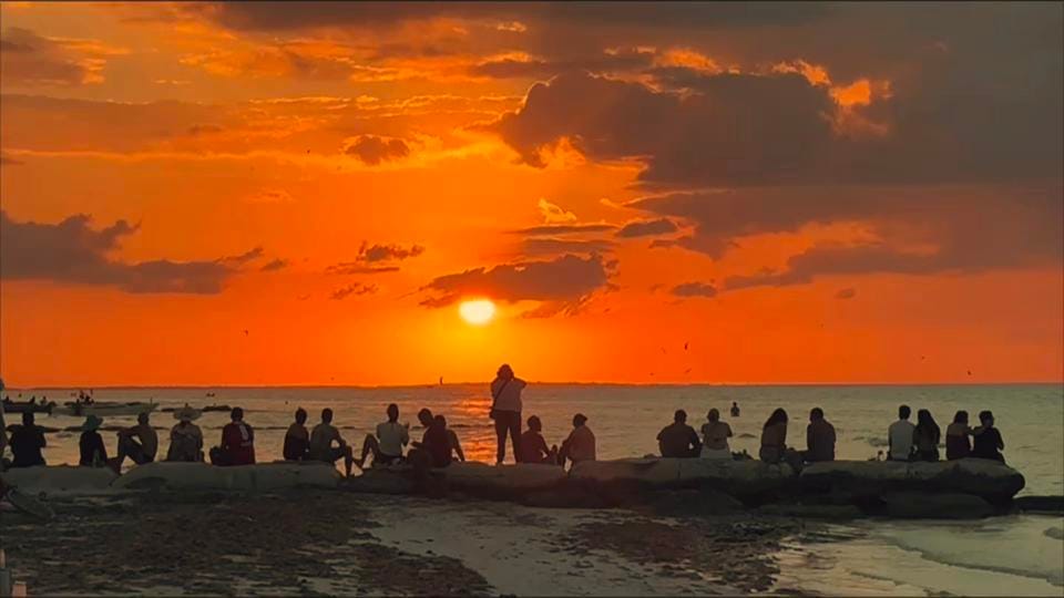 Post 1 by sunscreenmichaella on TikTok (video)