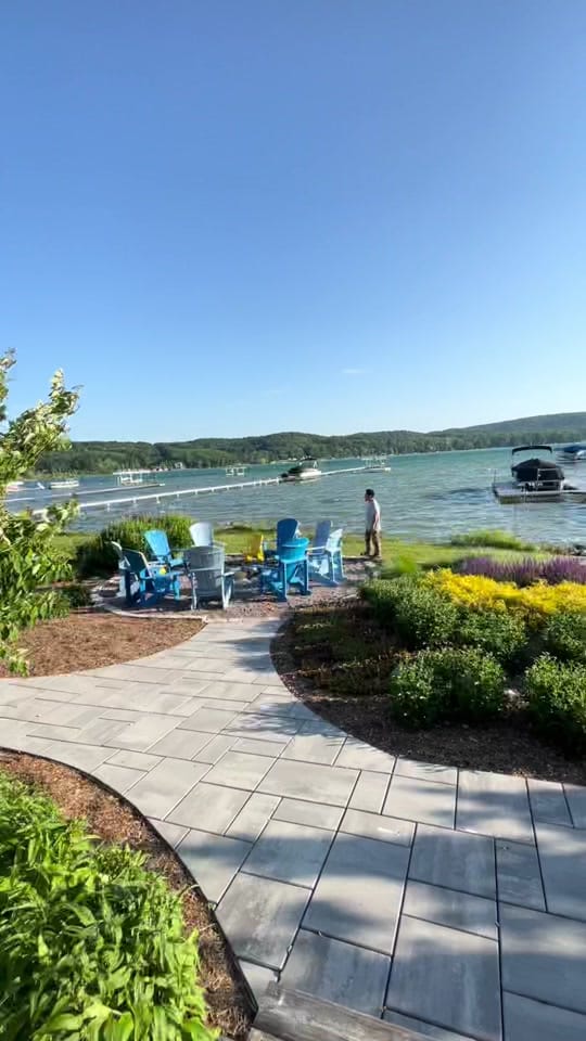 Post 2 by De La Paz on TikTok (video)