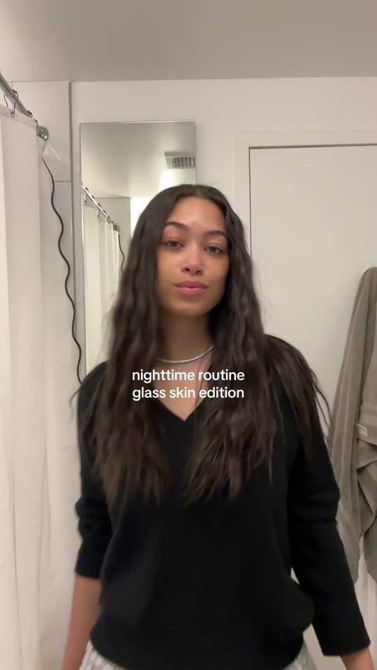 Post 2 by Kamera on TikTok (video)
