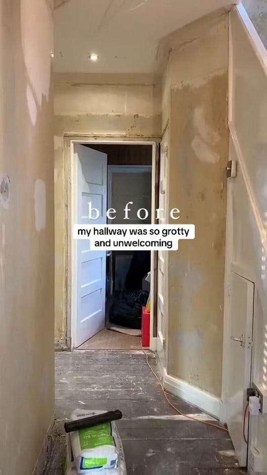 Post 5 by Emi on TikTok (video)