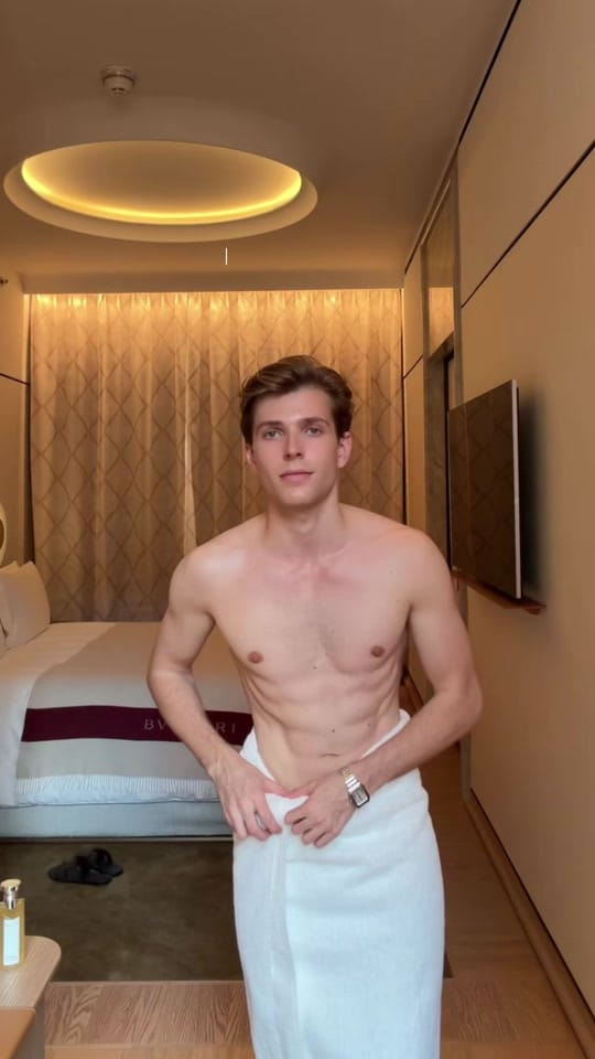 Post 2 by Albert Aggerbeck on TikTok (video)