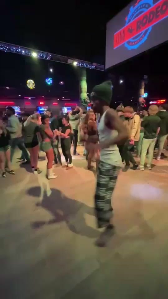Post 9 by Qua on TikTok (video)