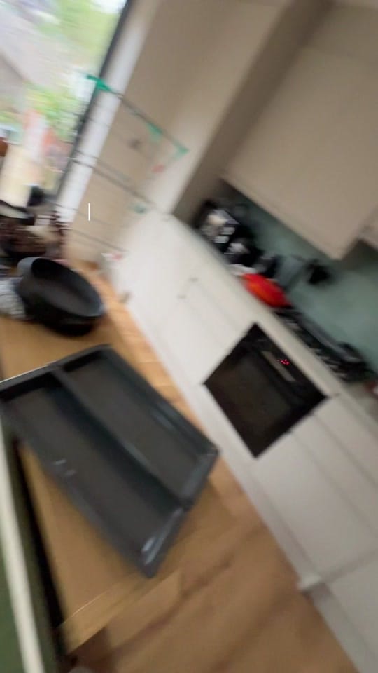 Post 5 by Sarah | Kiwi moving to London on TikTok (video)