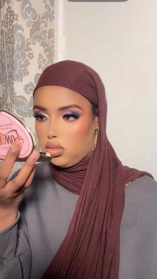 Post 7 by Sheffield makeup artist S5 on TikTok (video)
